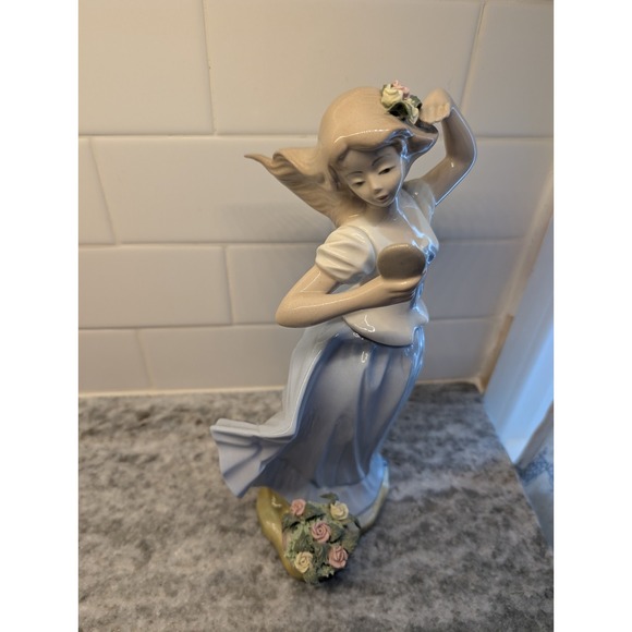Vintage Porcelain Figurine Girl With Flowers Tengra Valencia SPAIN Handmade 11"‎ - Picture 1 of 11